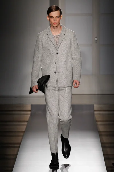 Look 27